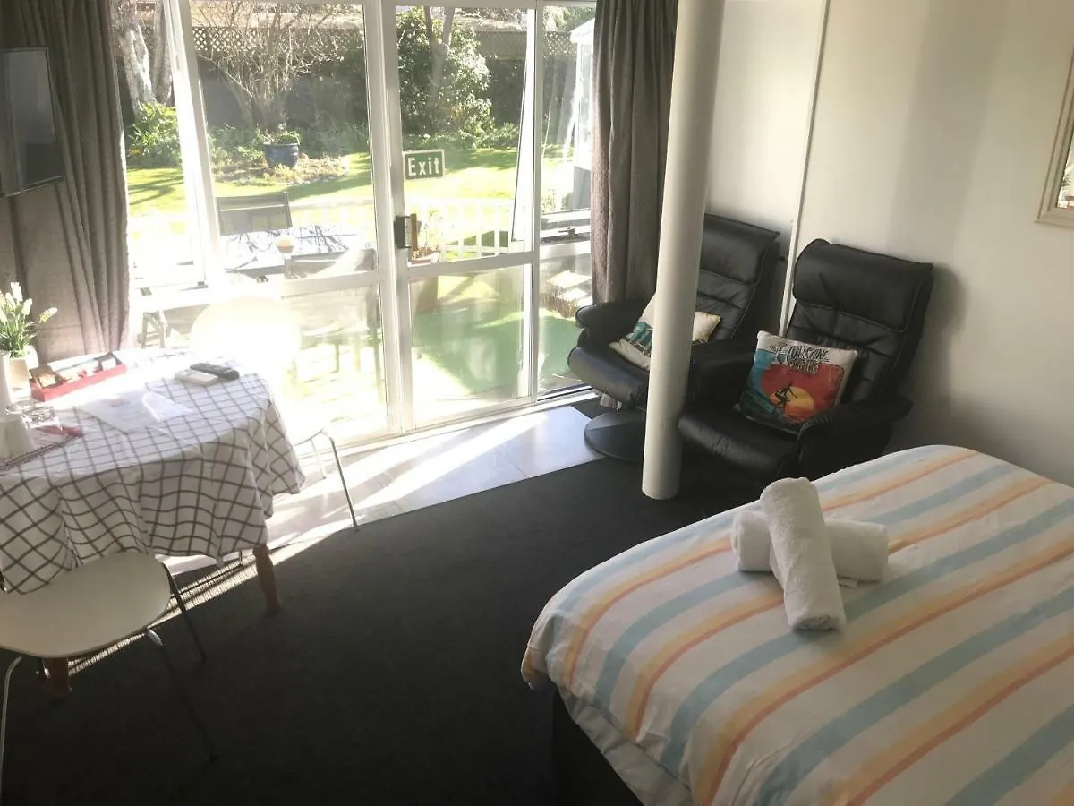Sandy Feet Accommodation Christchurch Guest house
